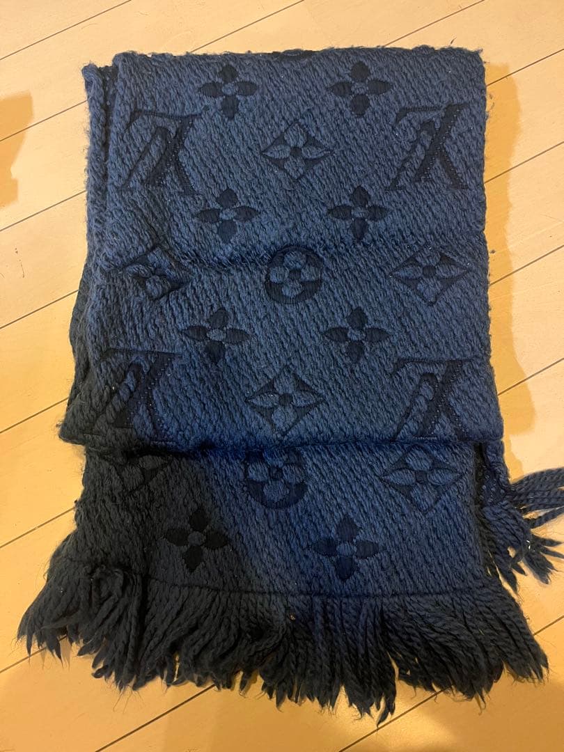 ルイヴィトンロゴマニア　マフラー　ネイビーブルー