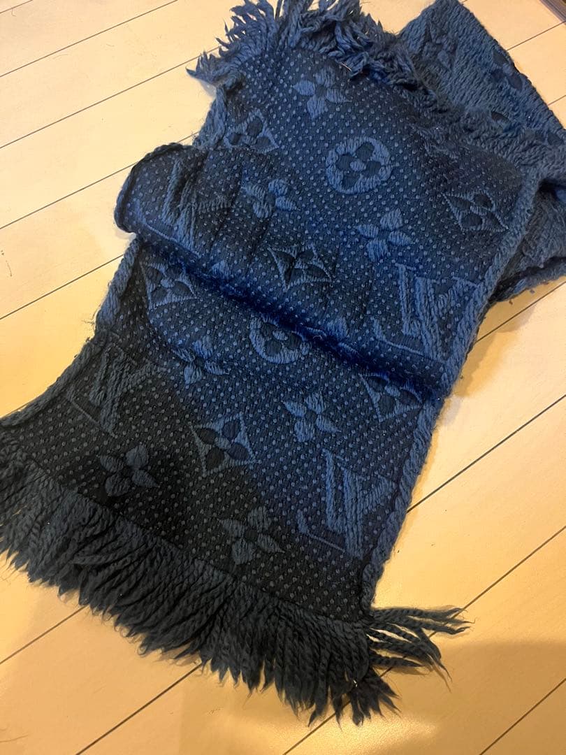 ルイヴィトンロゴマニア　マフラー　ネイビーブルー