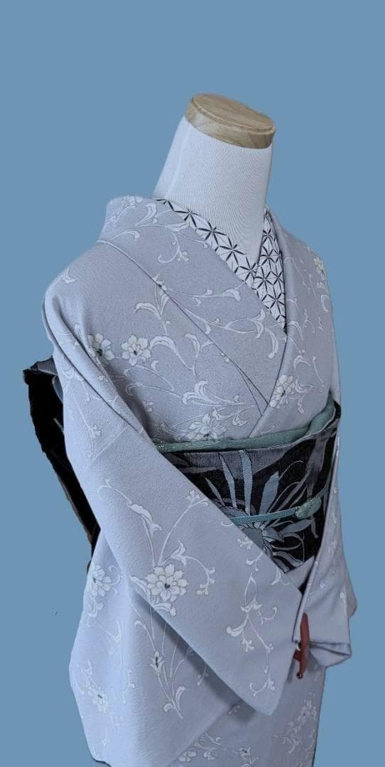 着物12　くるり　東レシルック　唐草紋様袷着物　グレー　身丈１６５裄丈６７cm
