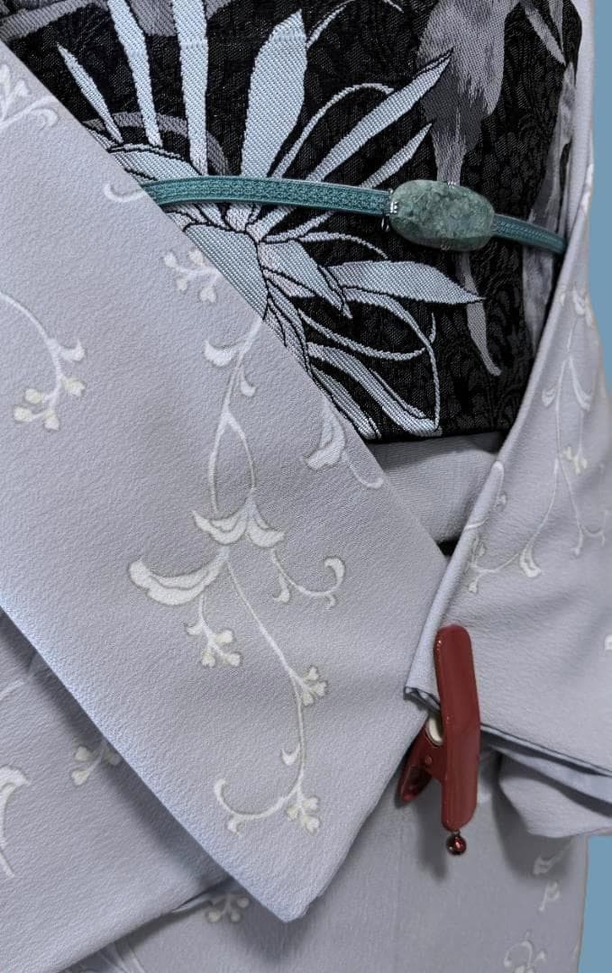 着物12　くるり　東レシルック　唐草紋様袷着物　グレー　身丈１６５裄丈６７cm