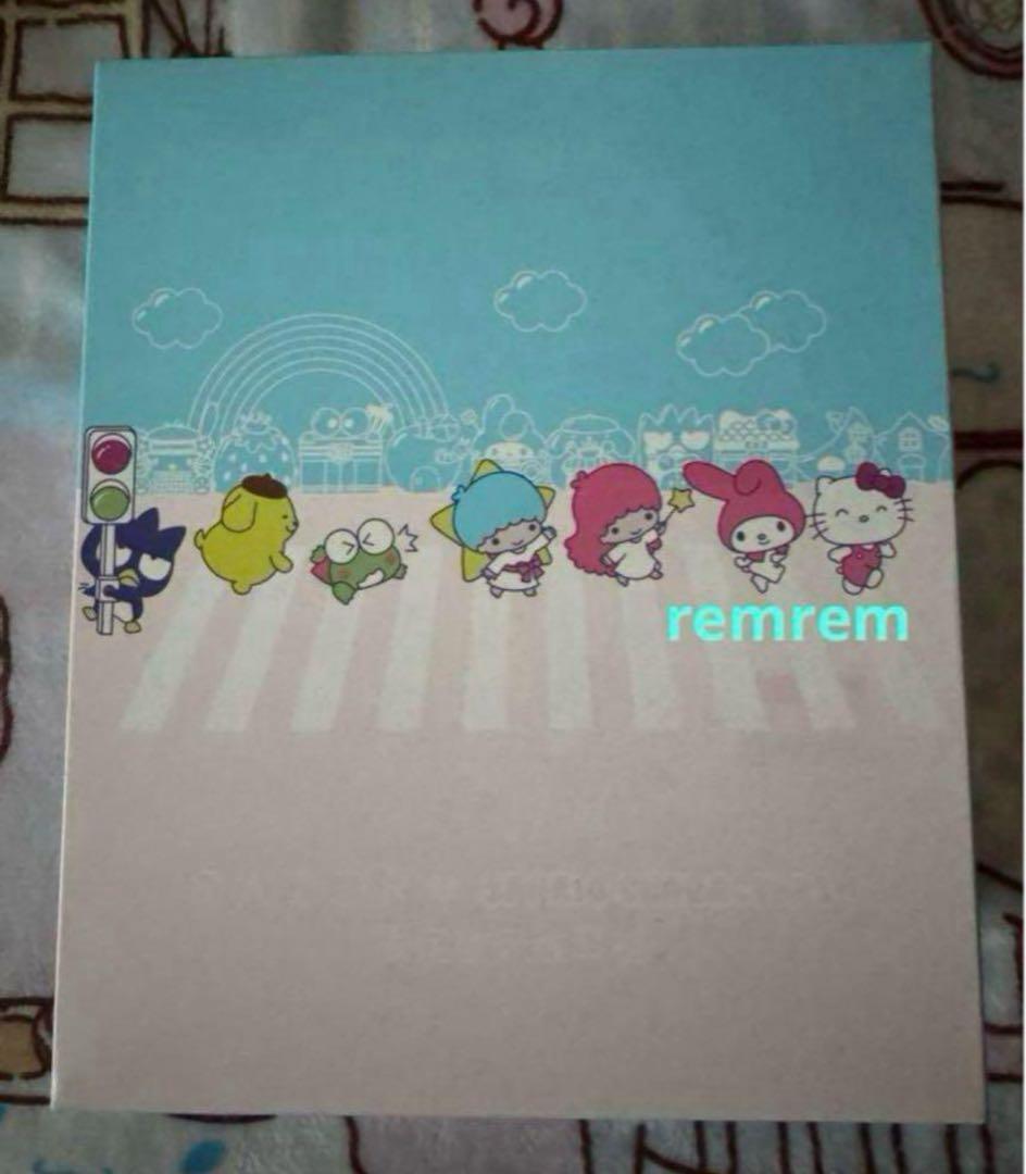 ハローキティ　サンリオ RAZER ゲーミングヘッドセット　ヘッドホン　新品