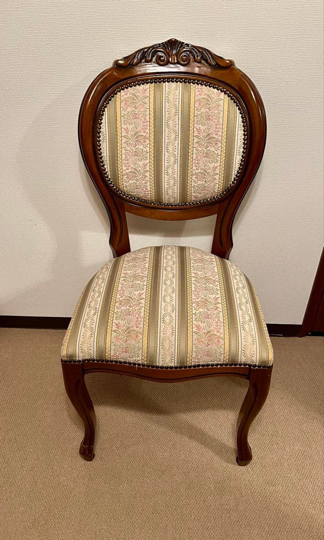 【美品】イタリア家具 リベット打ちダイニングチェア 猫脚 ロココ調　即購入歓迎！