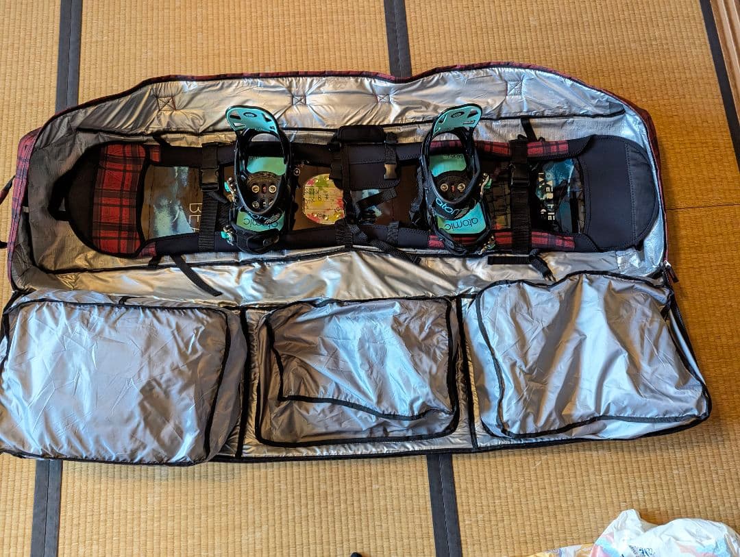 【値下げ！最安】スノーボードセット（ブーツ・ボード・ ウェア・ケース付き）