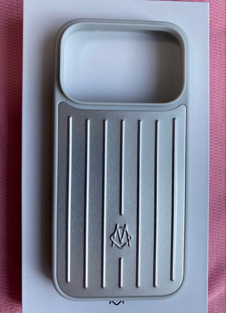 RIMOWA iPhone17pro ケース シルバー 完売品