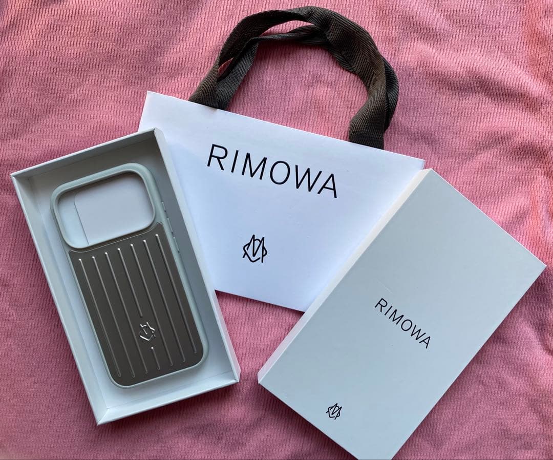 RIMOWA iPhone17pro ケース シルバー 完売品