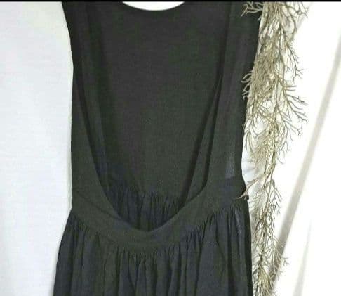 フレンチリネンギャザーたっぷりバッククロスエプロンドレス