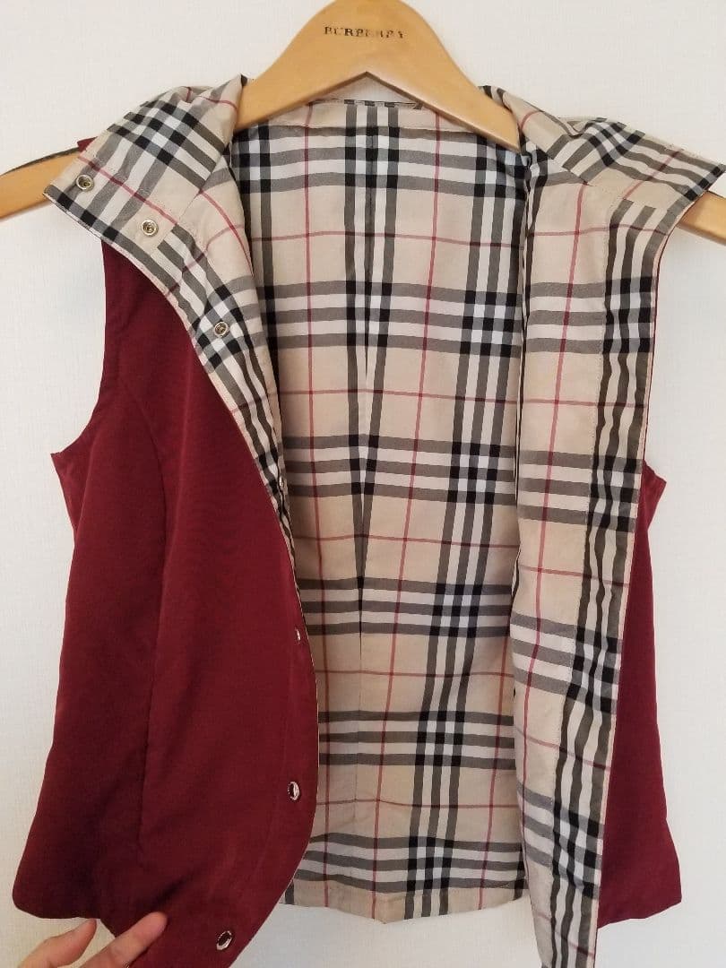 未使用近 バーバリーリバーシブルダウンベスト ベージュ ホースマーク刺繍エンジ