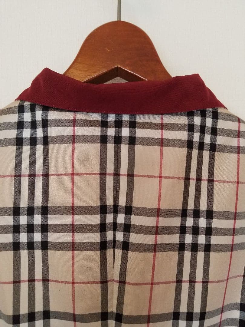 未使用近 バーバリーリバーシブルダウンベスト ベージュ ホースマーク刺繍エンジ