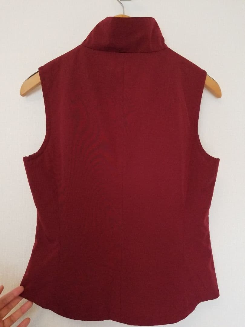 未使用近 バーバリーリバーシブルダウンベスト ベージュ ホースマーク刺繍エンジ