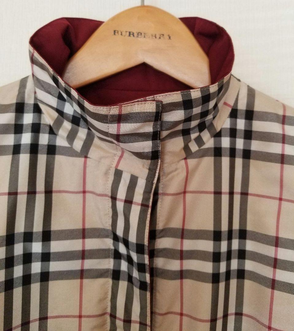 未使用近 バーバリーリバーシブルダウンベスト ベージュ ホースマーク刺繍エンジ