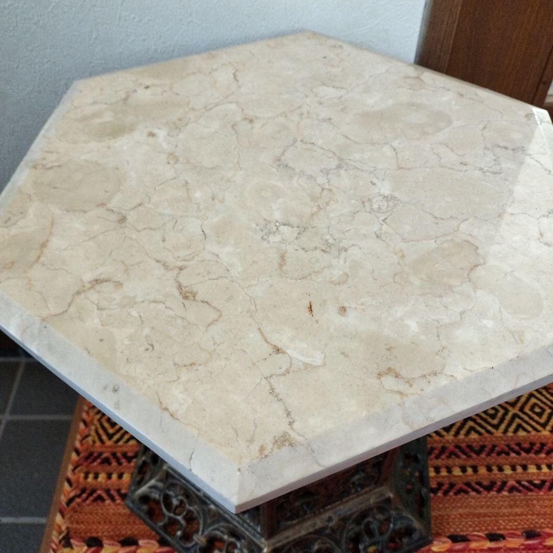 ✿3/18迄限定出品！中古/重量感のある彫刻レリーフ・大理石天板の六角形花台