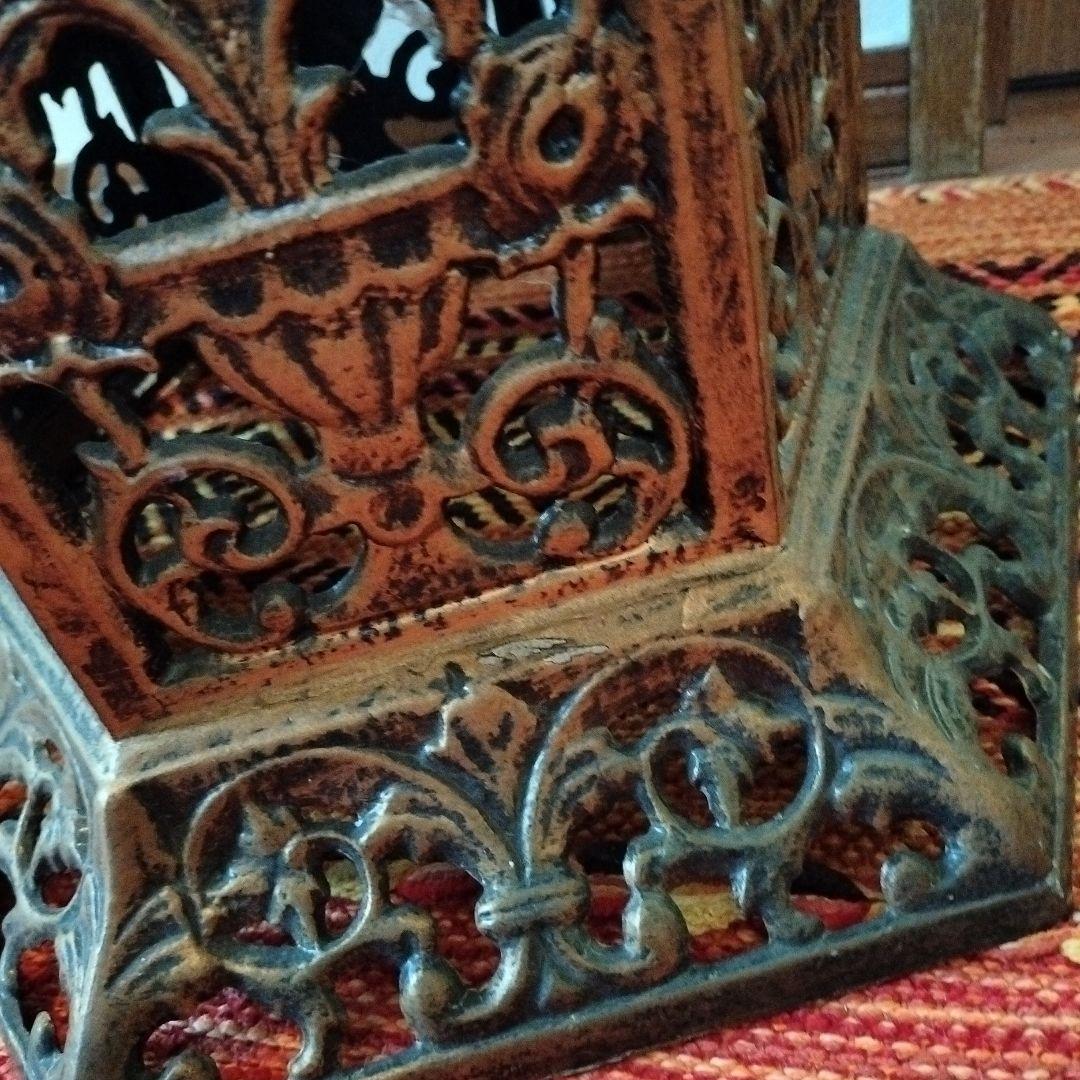 ✿3/18迄限定出品！中古/重量感のある彫刻レリーフ・大理石天板の六角形花台