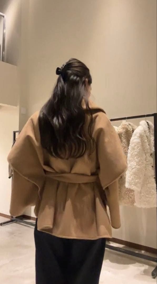 ジャケット・アウター Acka. flare cape coat