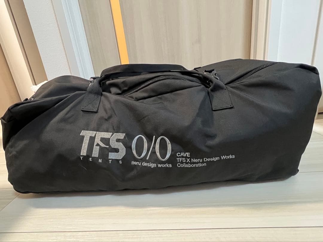 ネルデザインワークス　CAVE(ポール付き)