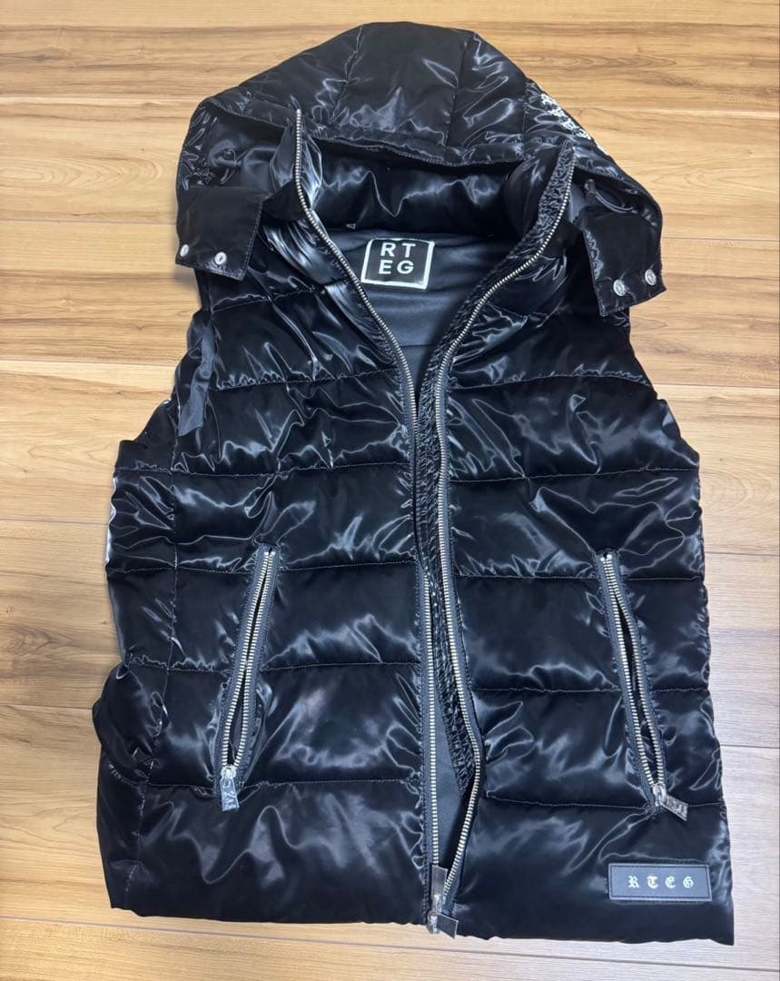 アダムスジャグラー　ダウンベスト