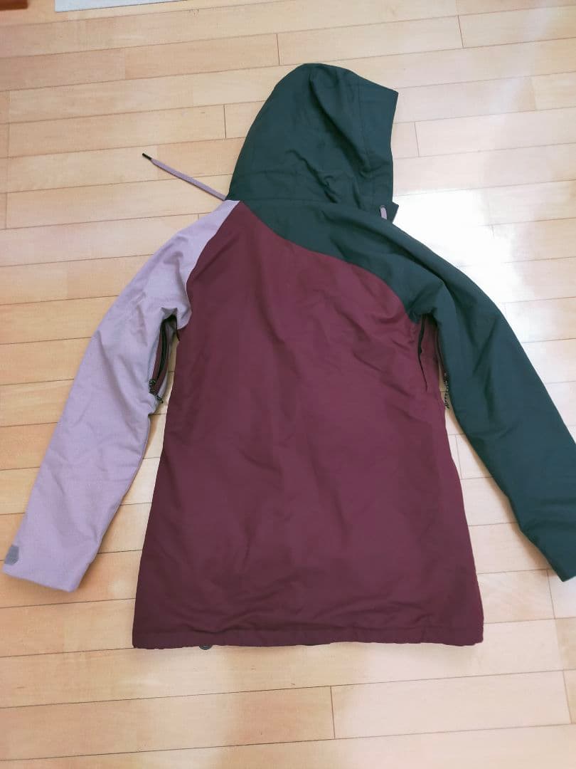 volcom スノーボードウェアセット（ジャケット・パンツ）