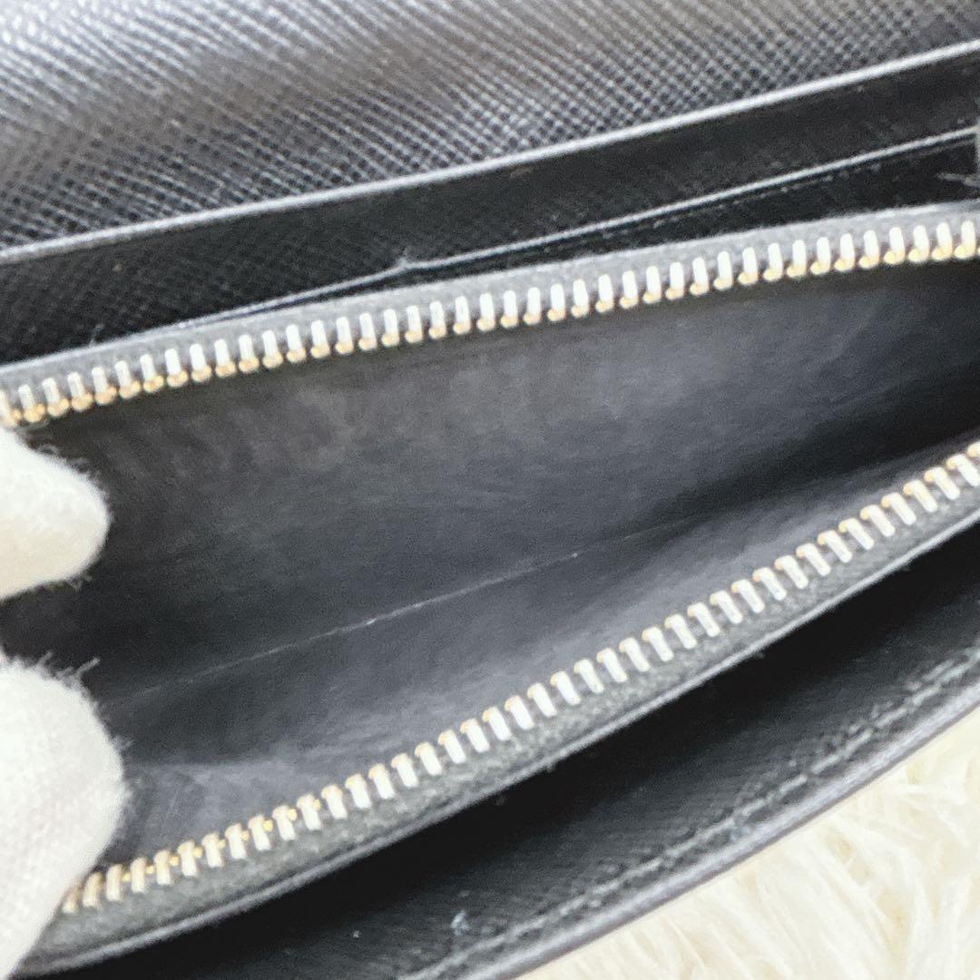 PRADA サフィアーノレザー フラップ 長財布 メタルロゴ ブラック