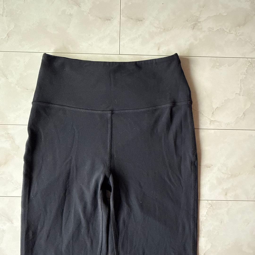 ルルレモン　nulu スーパーハイライズフレアーパンツS