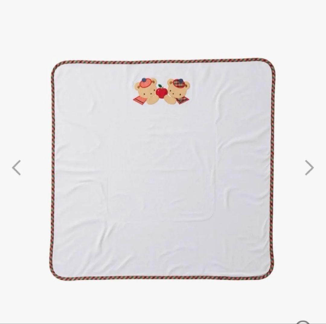 クマのイラスト付きブランケット