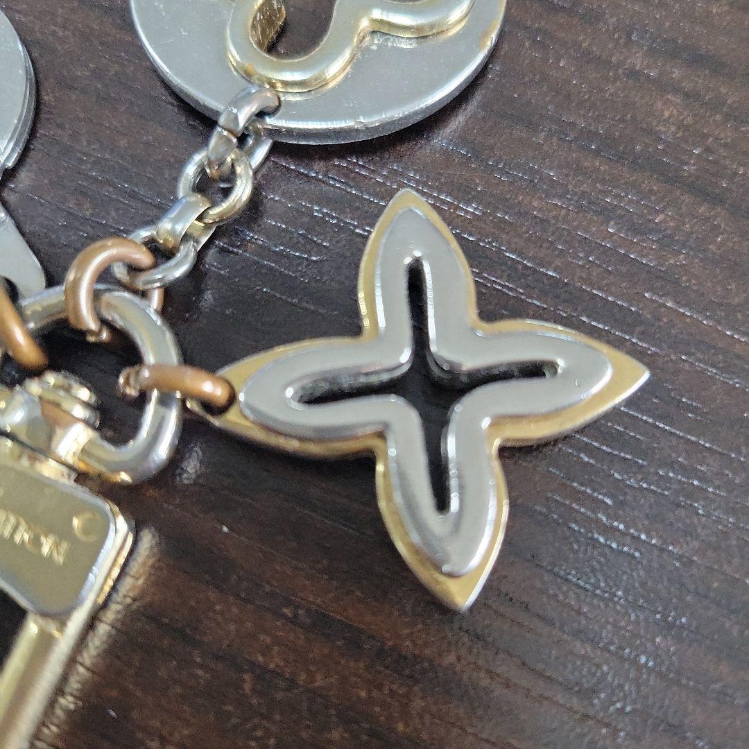 LOUIS VUITTON モノグラム・フラワー キーホルダー