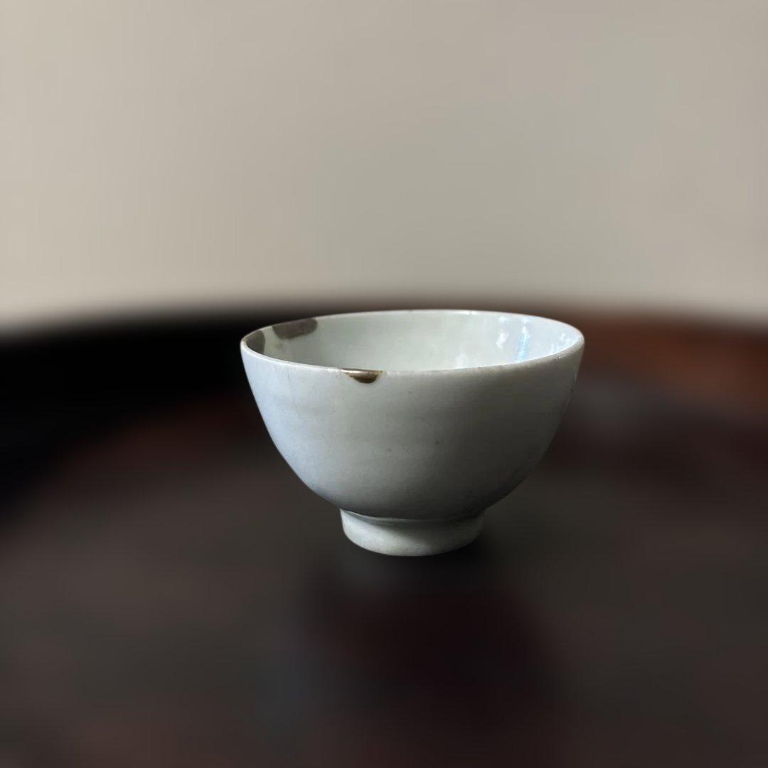 李朝盃　白磁　堅手　ぐい呑み　骨董　アンティーク.古美術.骨董.酒器.韓国骨董.