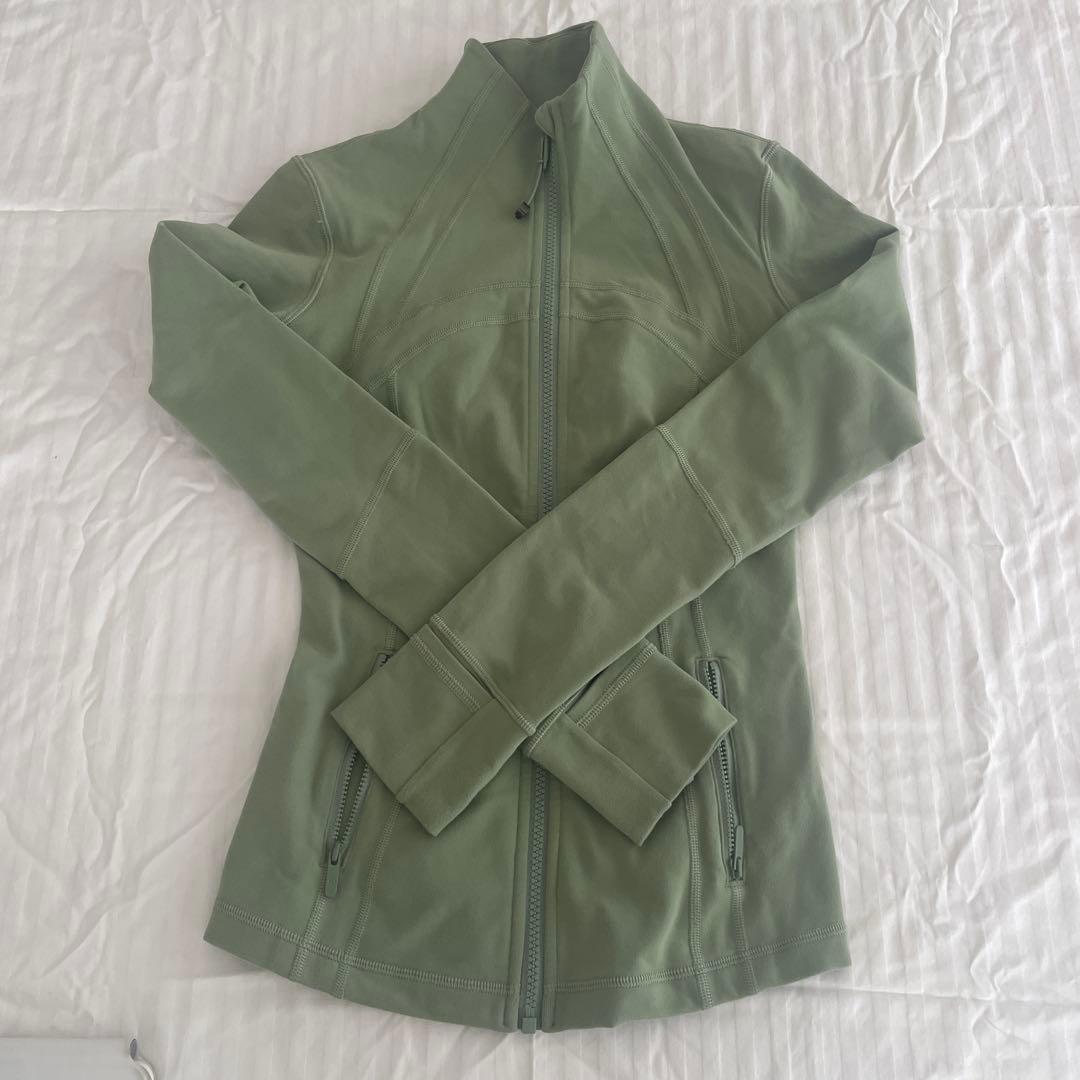 ルルレモン　レディースジャケット