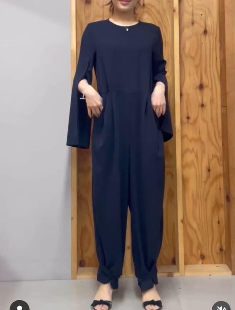 roughlow slit sleeve オールインワン　ネイビー　新品