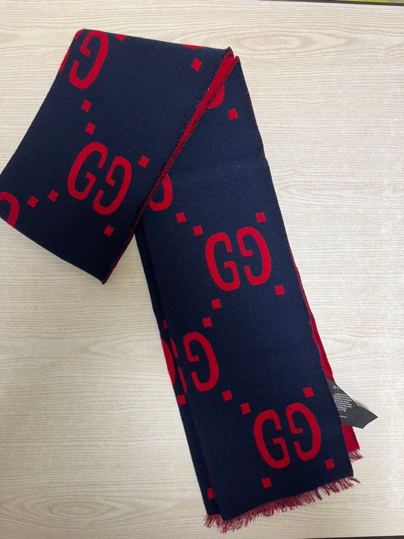 GUCCI マフラー　GG柄