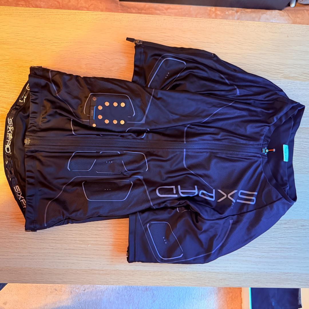 SIXPAD シックスパッド パワースーツ トップ　woman/M