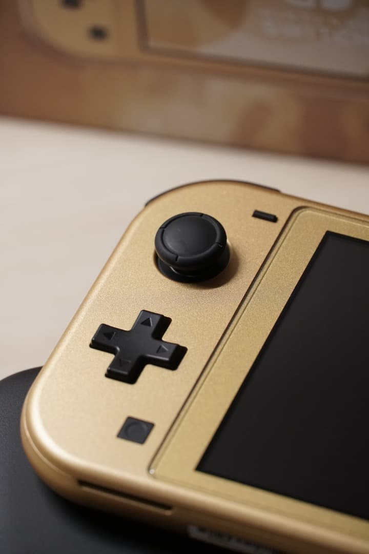 【美品】Nintendo Switch Lite ハイラルエディション+ケース