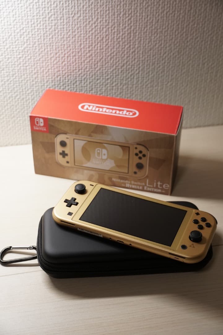 【美品】Nintendo Switch Lite ハイラルエディション+ケース