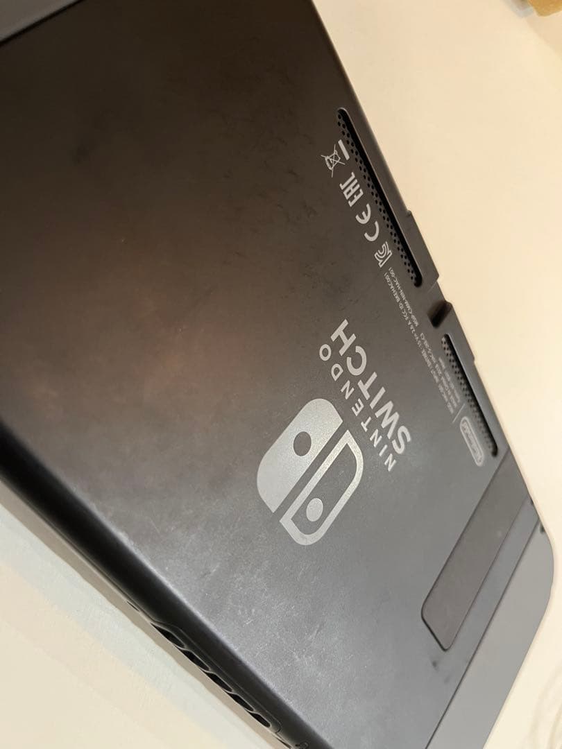 【動作確認済み】【美品】Nintendo Switch 本体 とその他付属品