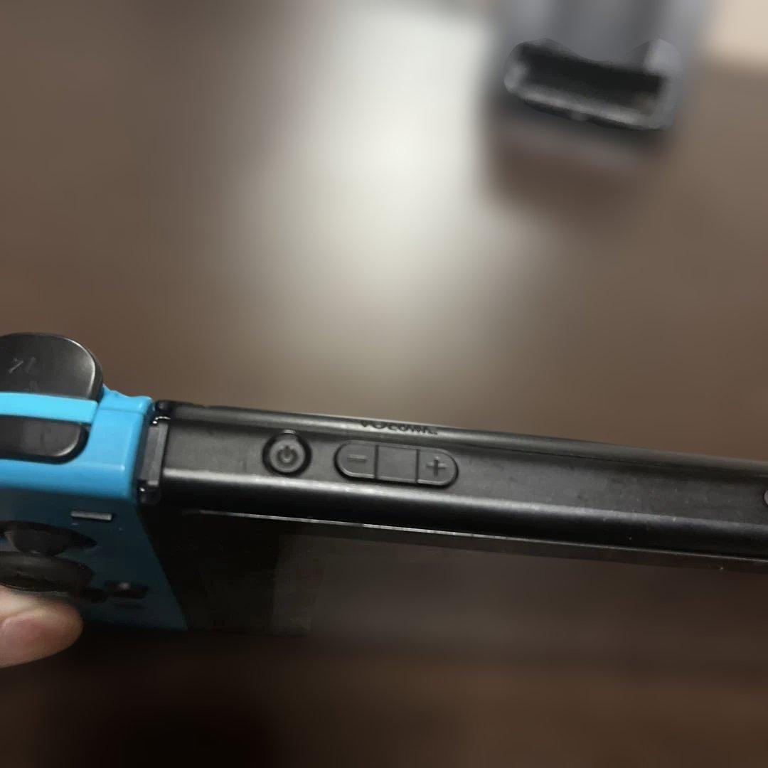 Nintendo Switch 本体 青/赤　本体のみです。