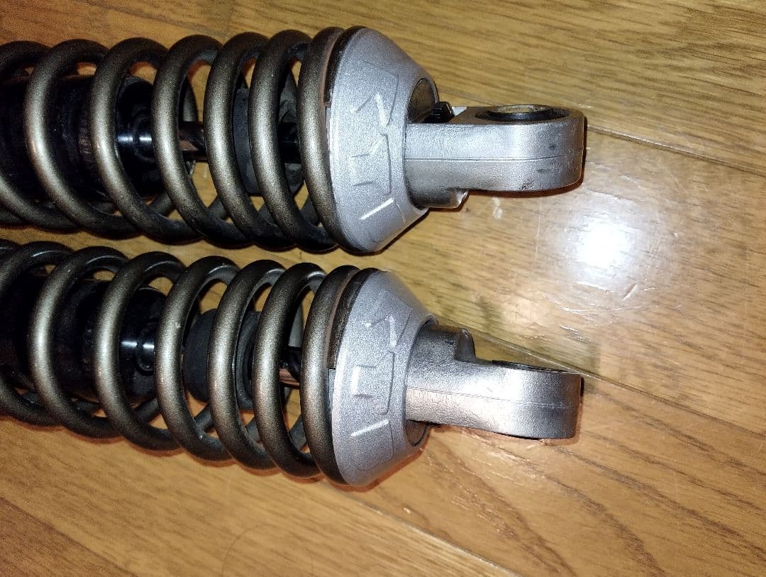 ゆう、ＫＹＢ TGS350B リアショック Z2 Z1 sr tw CB