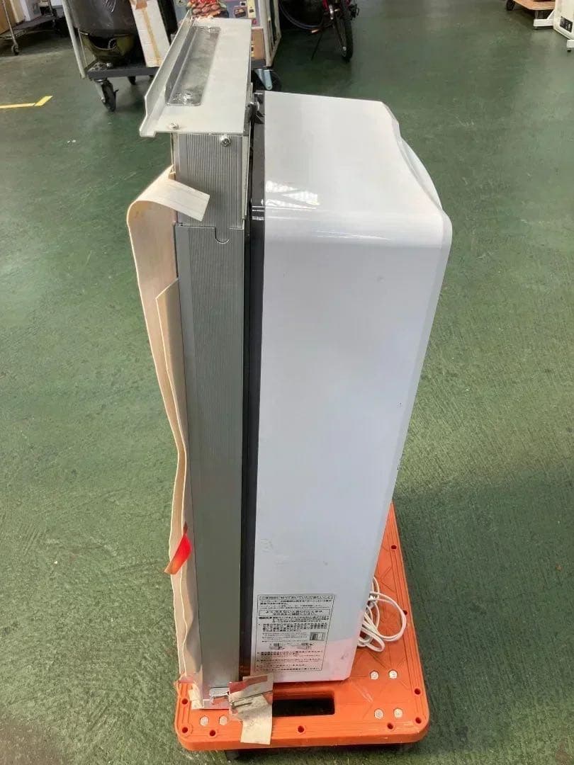 2021年製　窓用エアコン　コイズミ　 冷房 EWA-1605E8