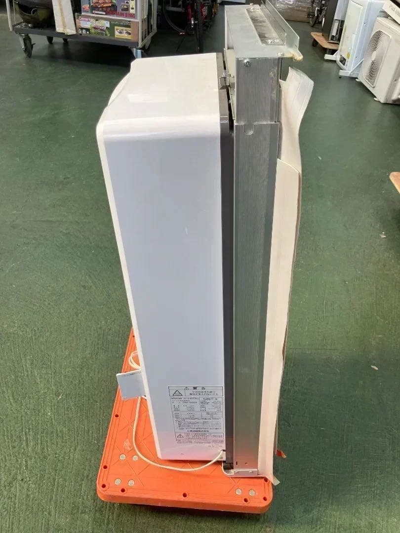 2021年製　窓用エアコン　コイズミ　 冷房 EWA-1605E8