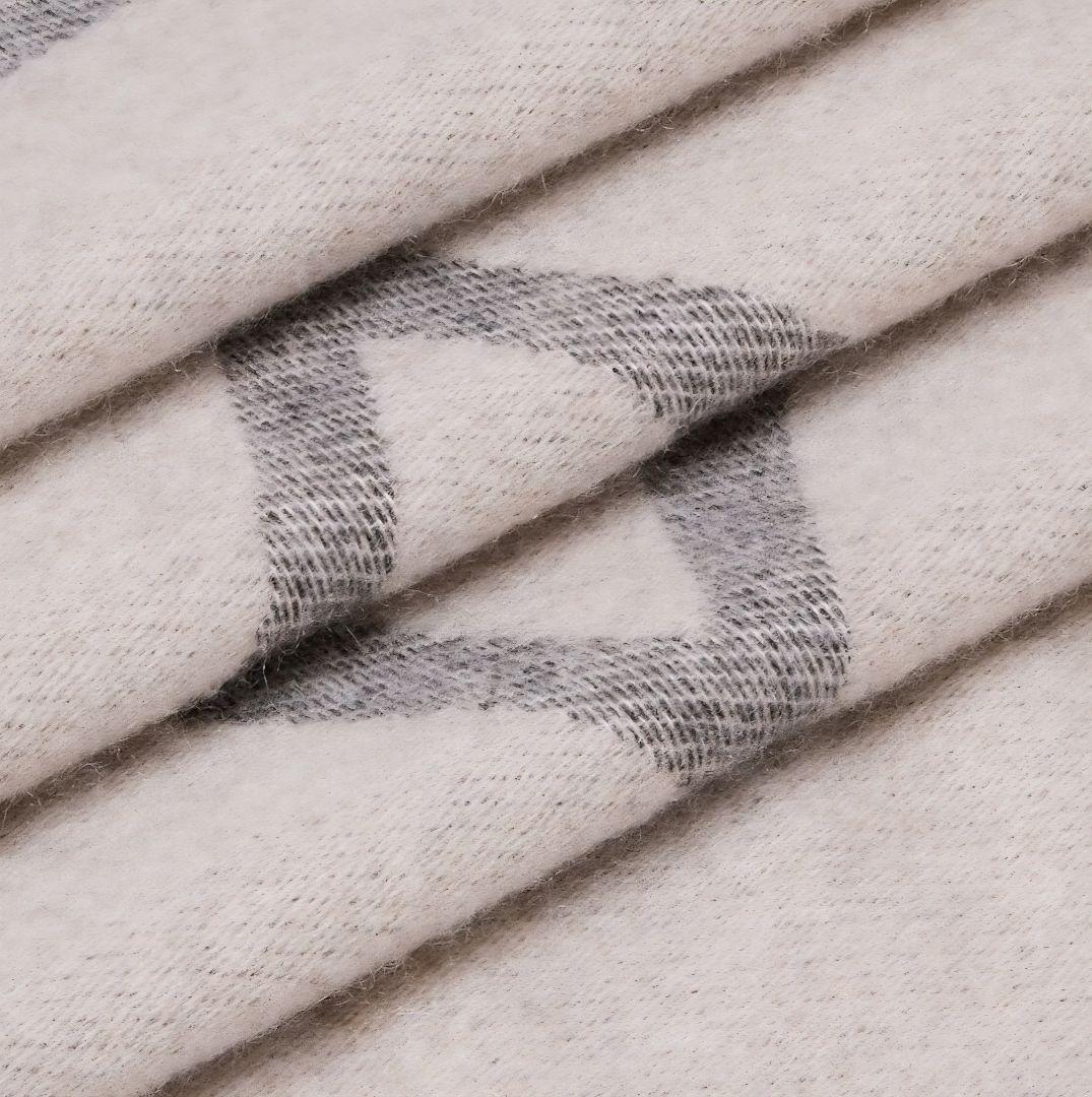 新品同様✨ルイ・ヴィトン マフラー モノグラム ジャイアント カシミア 現行品