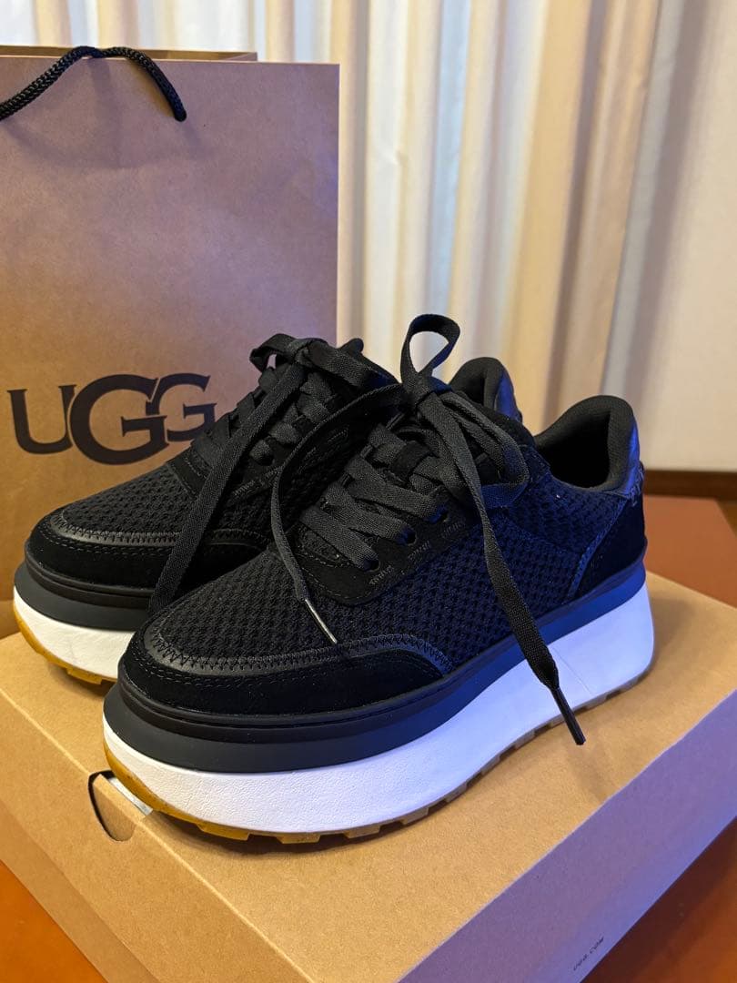値下げ★UGG Taelan Lace Up 厚底スニーカー★新品★