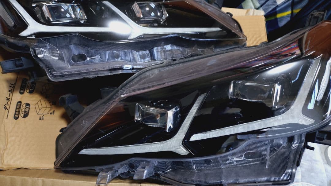 【ジャンク】マークＸ　１３０前期用VLANDヘッドライト