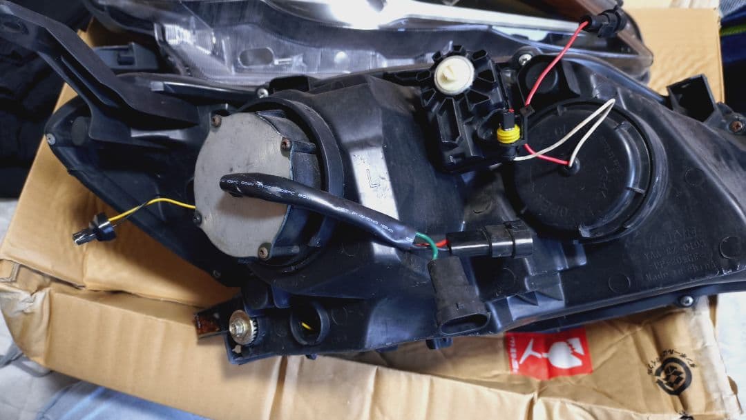 【ジャンク】マークＸ　１３０前期用VLANDヘッドライト