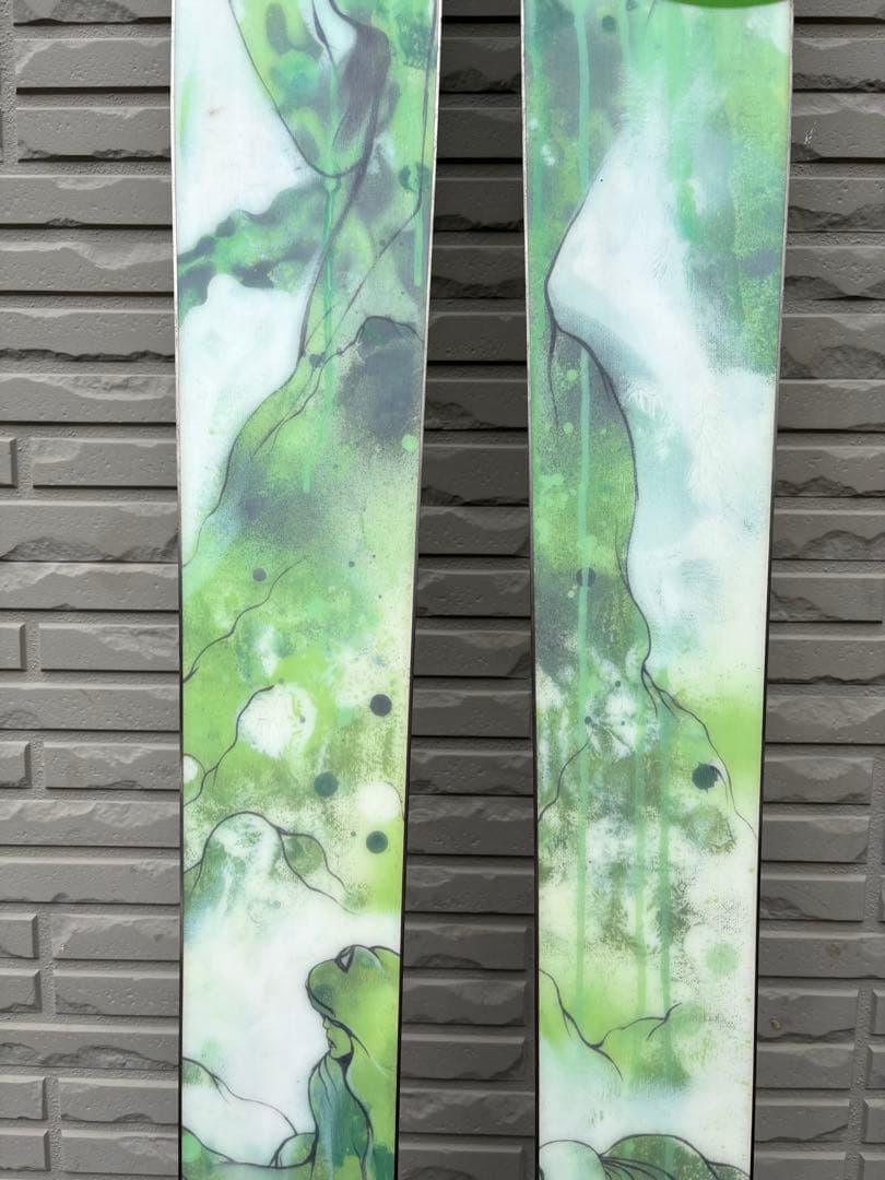 ロシニョール　Super7 188cm パウダースキー　さすがフランス！芸術的