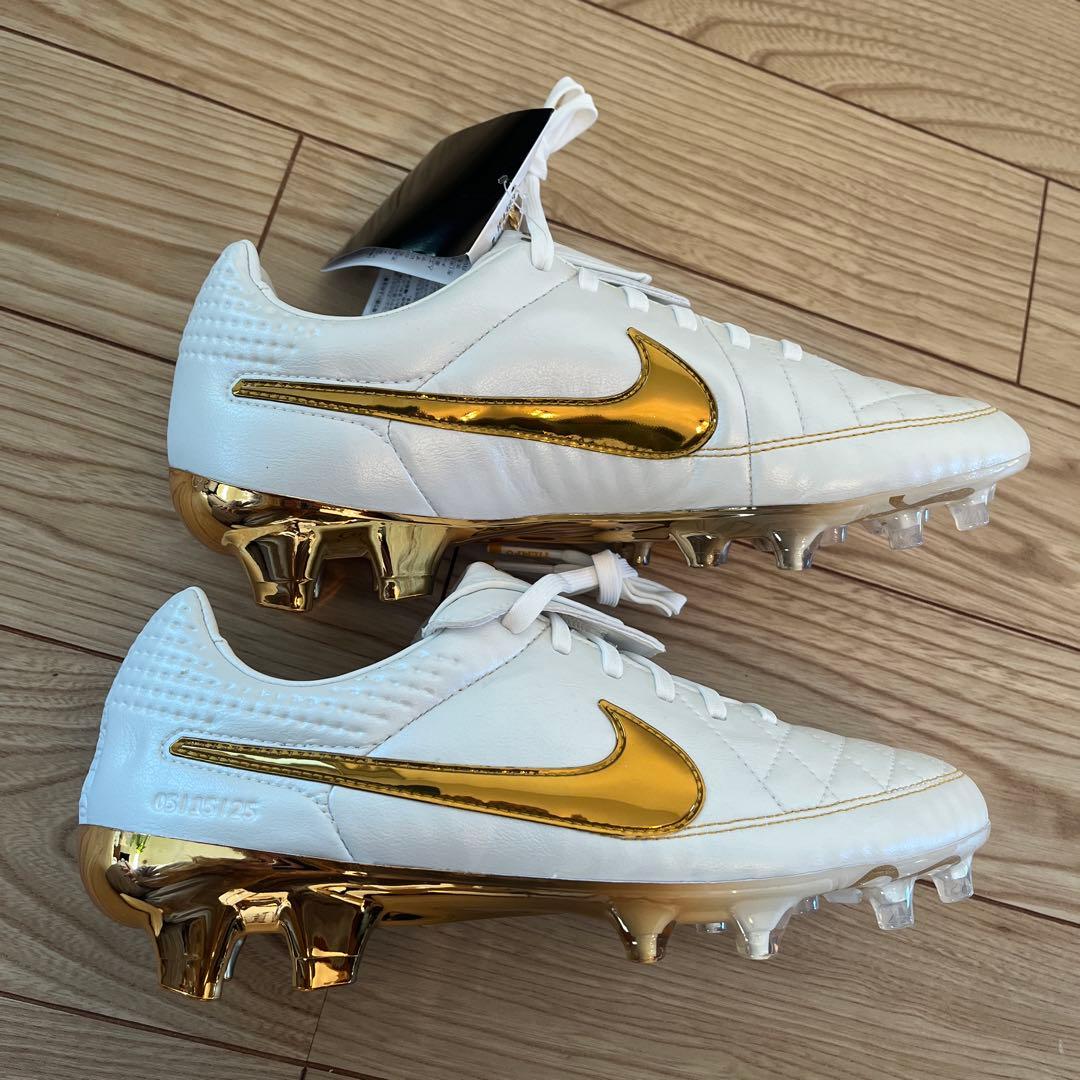 Ronaldinho 10Q サッカースパイク　ホワイト/ゴールド　限定