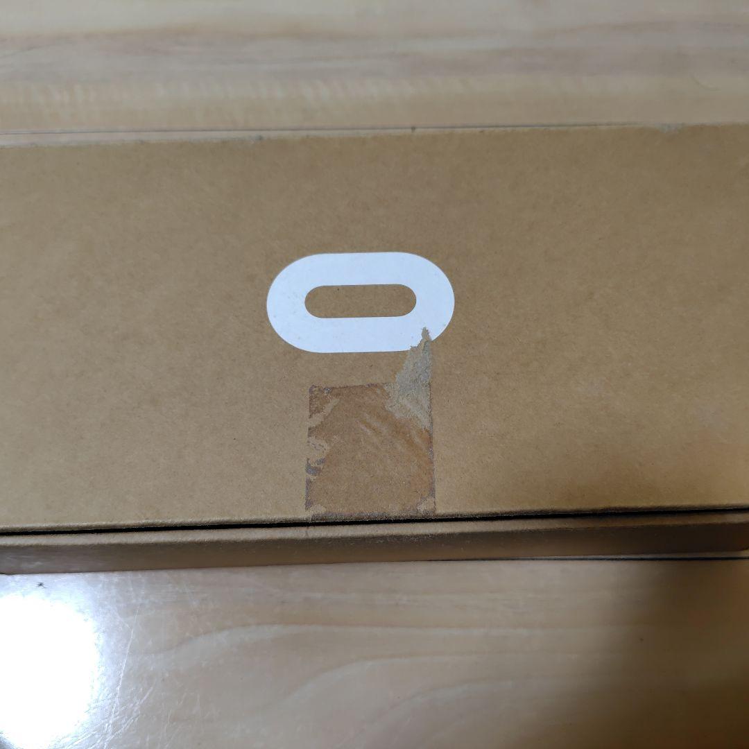  Quest 2 ヘッドセットとコントローラー