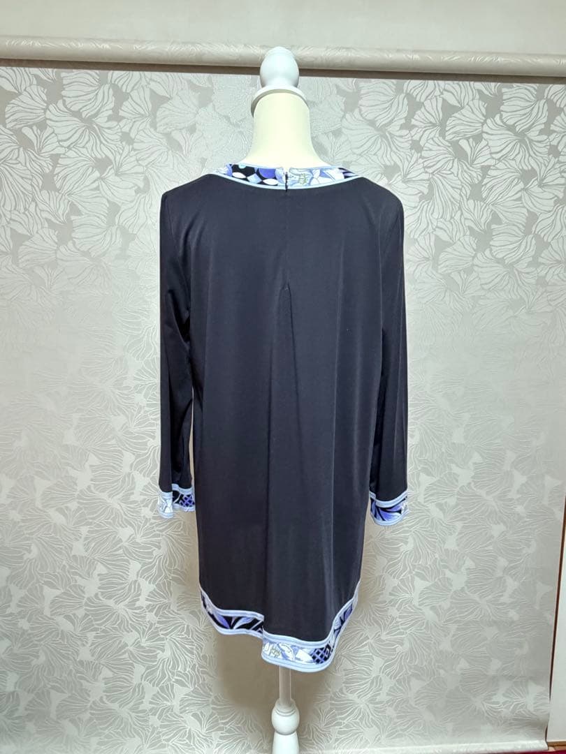 近年　極美品　レオナール　チュニック