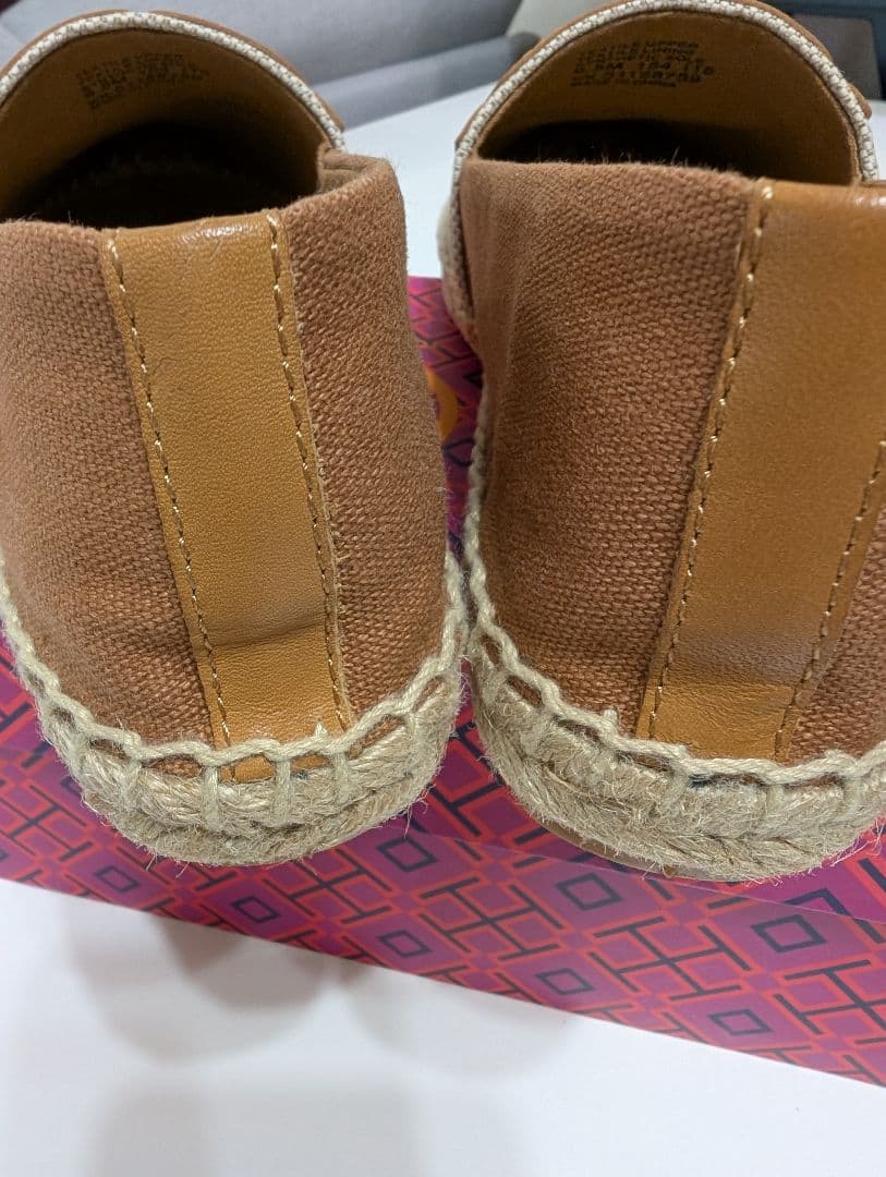 bell39　新品トリーバーチ　エスパドリーユスタイルシューズ23.5