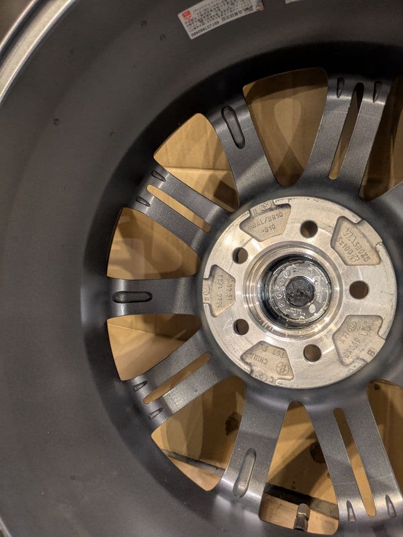 16インチ アルミ 4本セット バルミナ ナット付