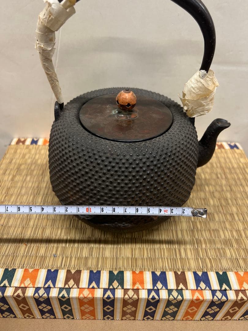 鉄製 鉄瓶 凹凸デザイン