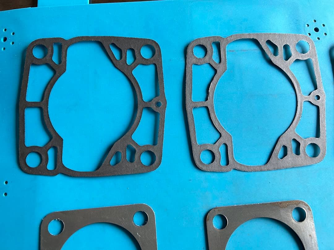 スズキ　GT380 純正「ベッドガスケットセット」