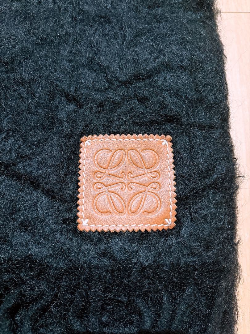 LOEWE 黒 マフラー ウール混合 フリンジ付き
