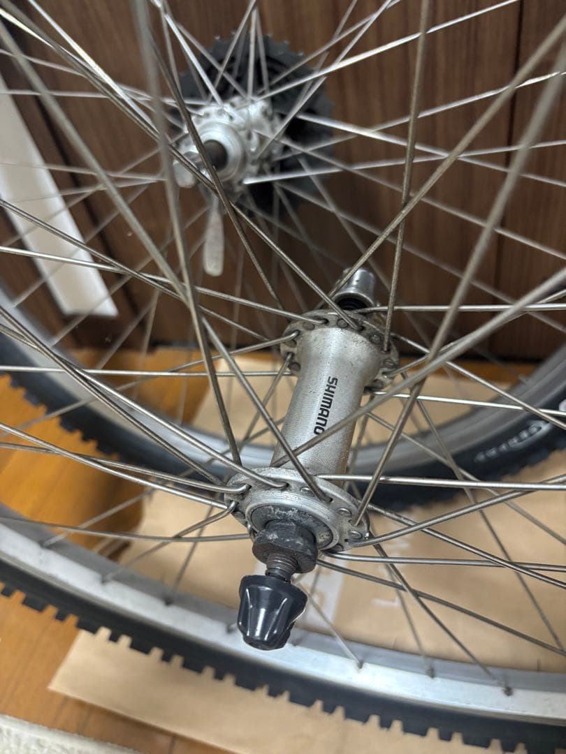 アラヤ製 自転車ホイールセット 8段スプロケット、DEPUTYタイヤ付き